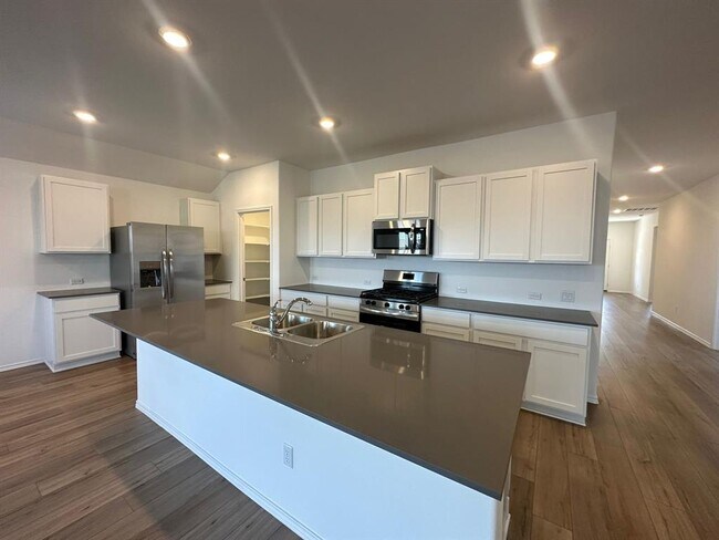 Building Photo - 4116 Home Pl Rd