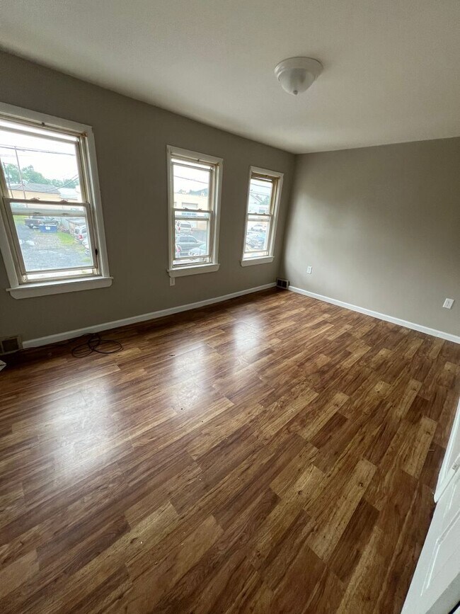 Building Photo - COMING SOON! -3 bedroom 1.5 townhouse in Carlisle PA!