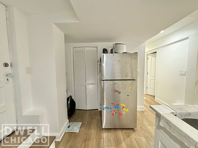 Building Photo - 5800 N Richmond St