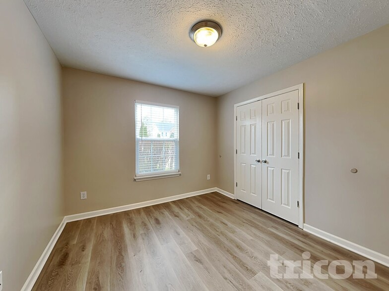 Building Photo - 1811 Packard Ct