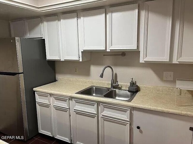 Building Photo - 10604 Springwood Dr
