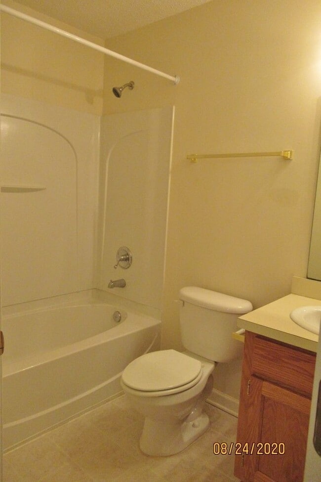 Building Photo - Willow Run- 2 bedroom, 2 bathroom apartment