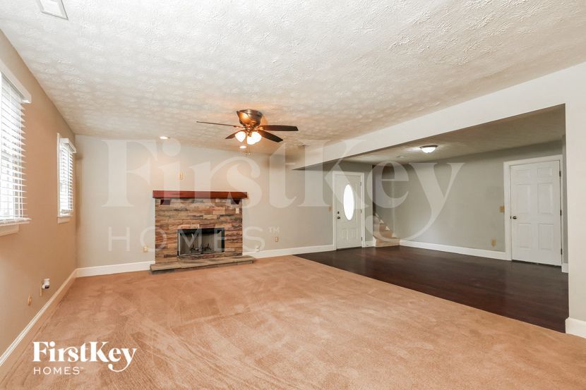 Building Photo - 5621 Willow Twig Ln