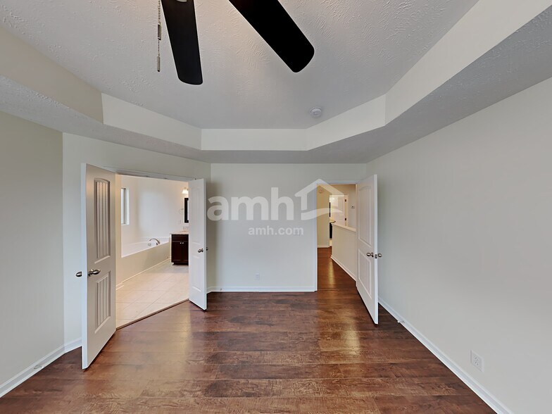 Building Photo - 1034 Shallow Water Way