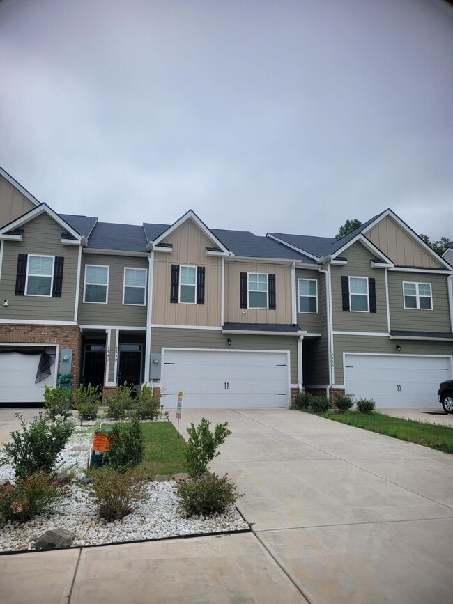 Building Photo - 3538 Firestone Dr