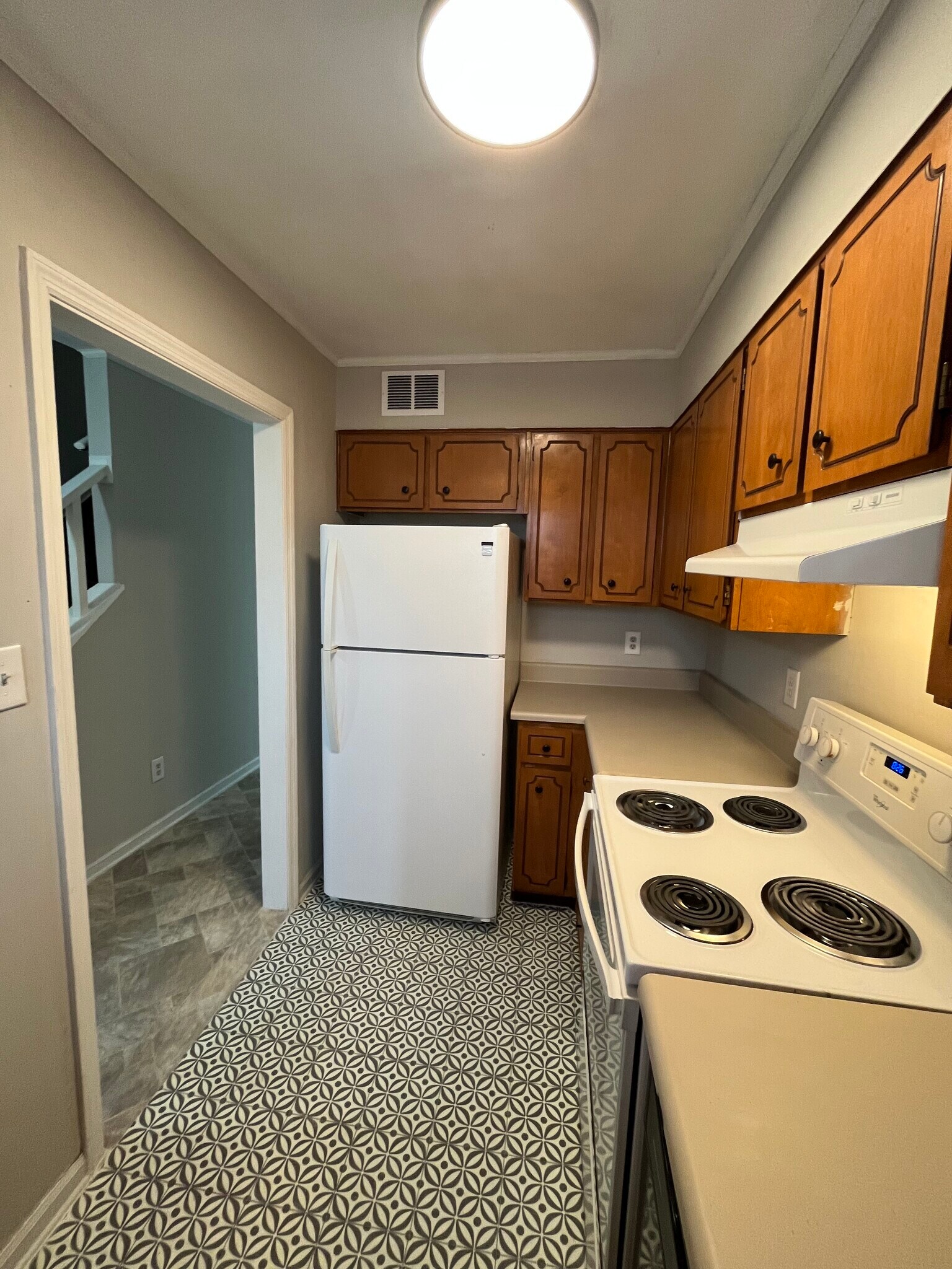 Building Photo - 1111 Emmett St