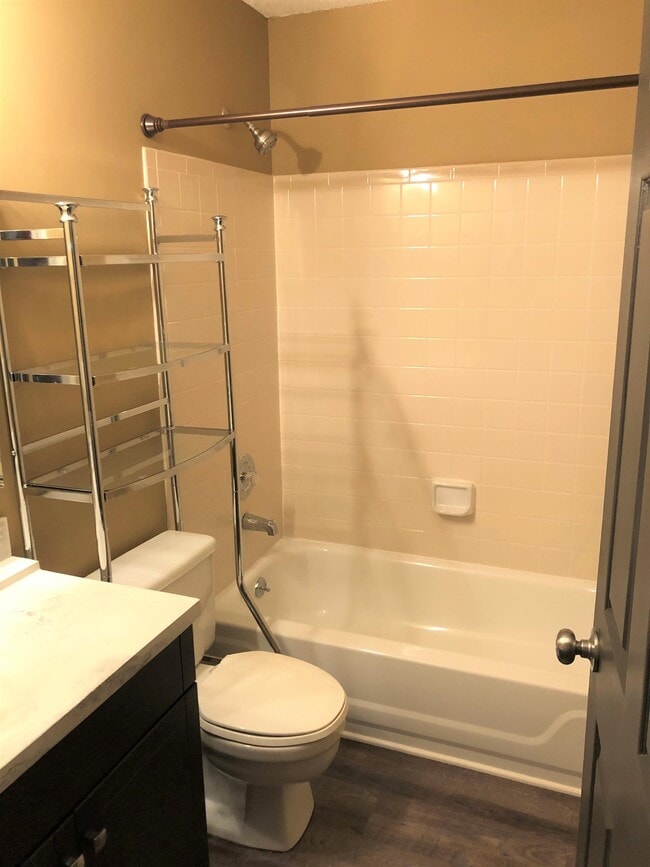 Building Photo - 19827 Henderson Rd