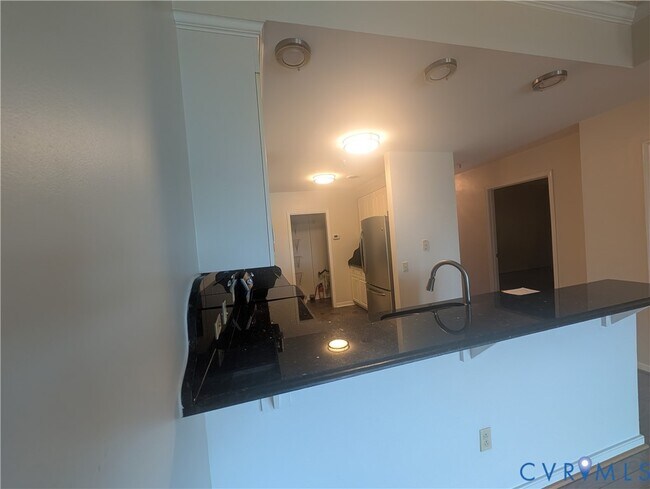 Building Photo - 301 Beacon Ridge Dr