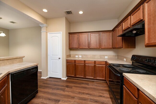 Building Photo - 2510 Sedona St