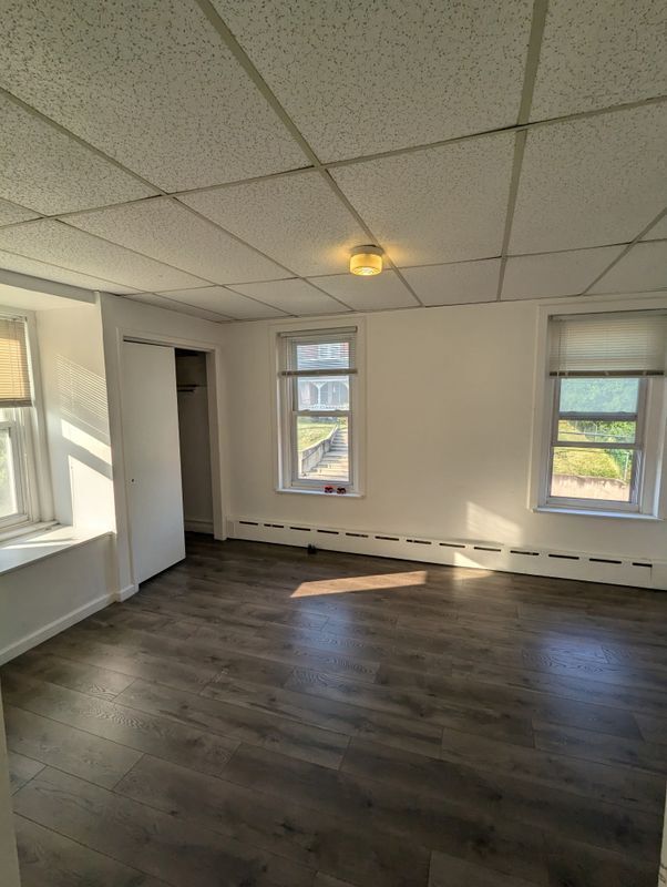 Building Photo - 1286 Newport Ave
