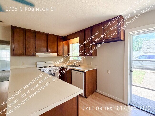 Building Photo - 1705 N Robinson St