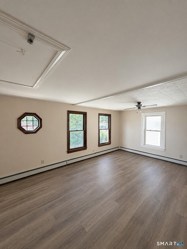 Building Photo - 27 Soule St