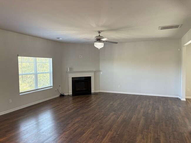 Building Photo - 407 Lakemont Dr