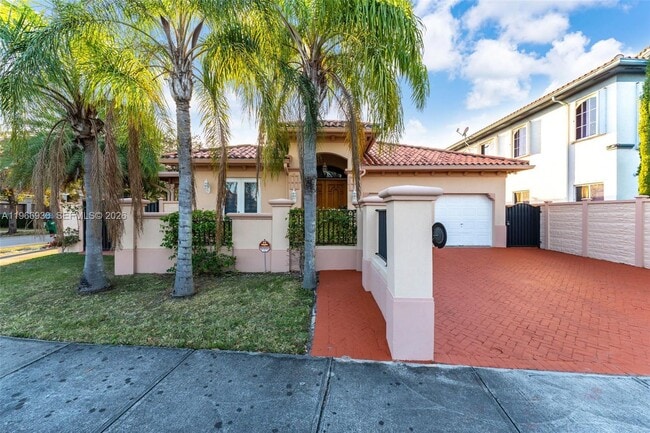 Building Photo - 2280 SW 152nd Pl