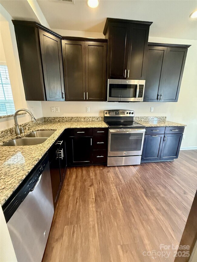 Building Photo - 9516 Birkwood Ct