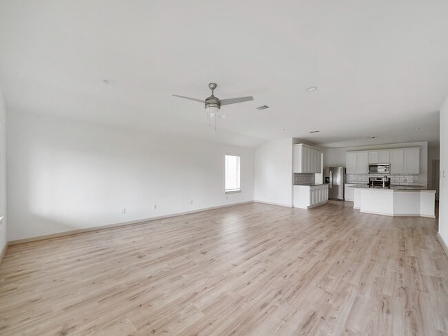 Building Photo - 29511 Ella Larchmont Ct