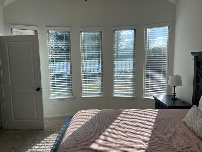 Building Photo - 10526 Wagner St