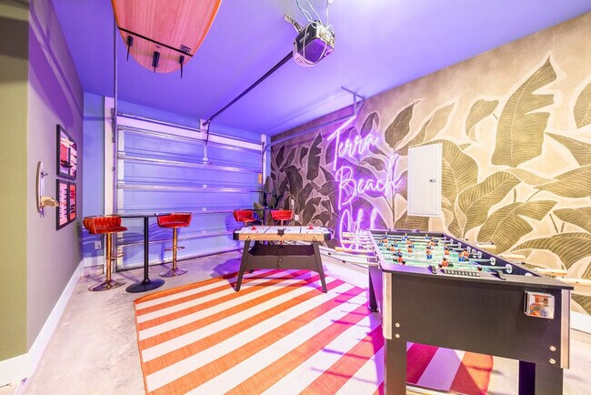 Building Photo - 19901 Charlie Claude Dr