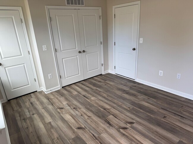 Building Photo - 350 Watercourse Dr