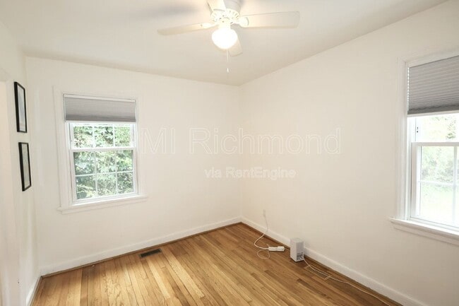 Building Photo - 904 Maple Ave
