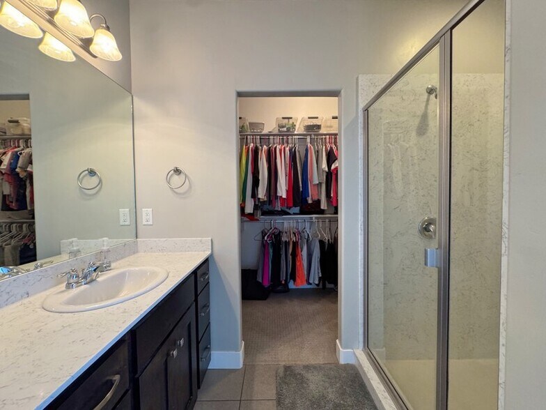 Building Photo - 3687 S Spinnaker Bay Dr