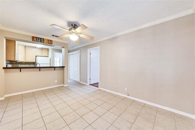 Building Photo - 2510 San Gabriel St