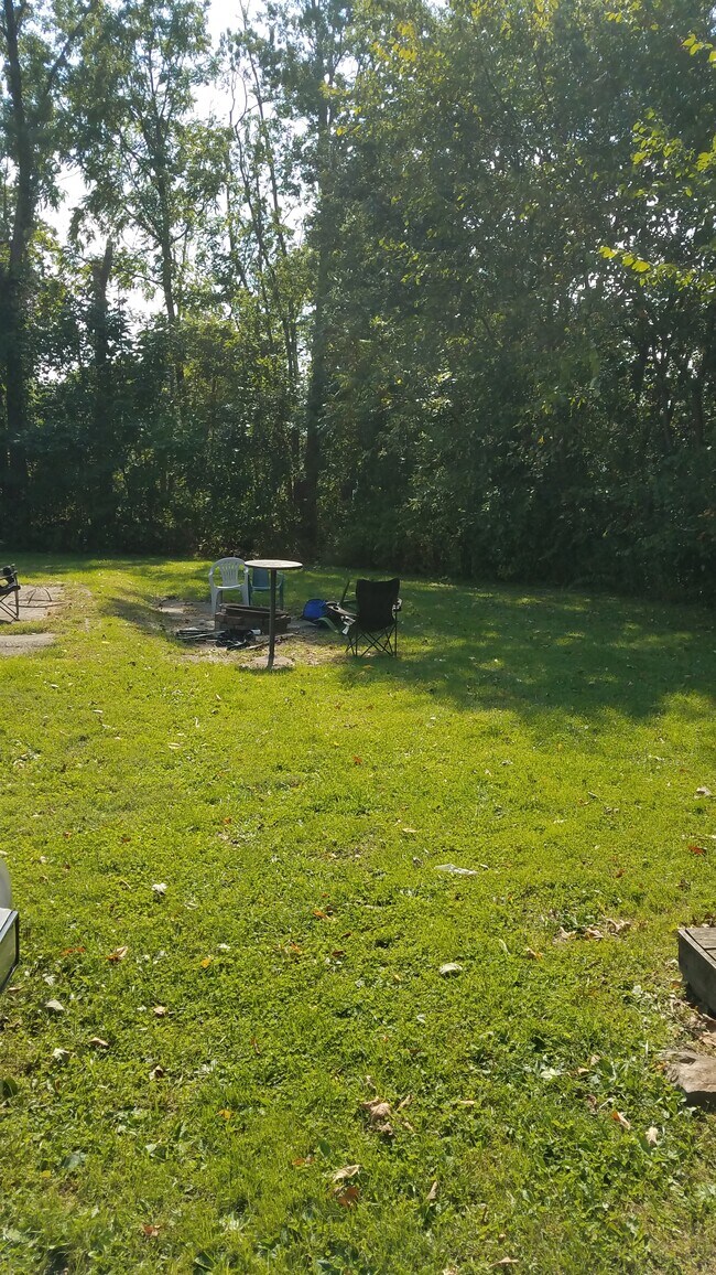 Building Photo - 124 Crain Ave