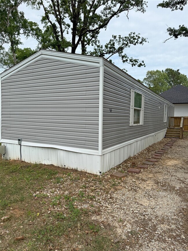 Building Photo - 211 Antilles Dr