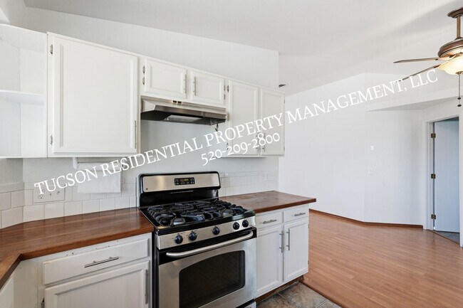 Building Photo - 2531 W Glenbrook Way