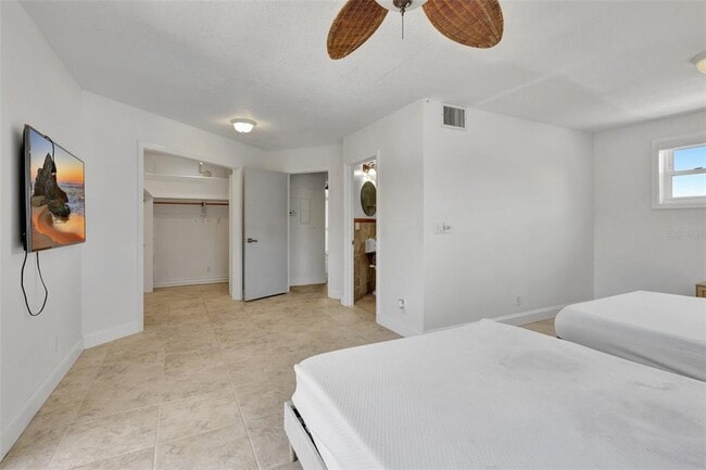 Building Photo - 217 Marina Dr