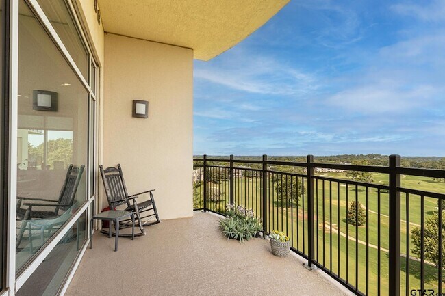 Building Photo - 2801 Wexford Dr