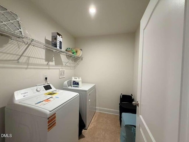 Building Photo - 735 Lampwick Ln