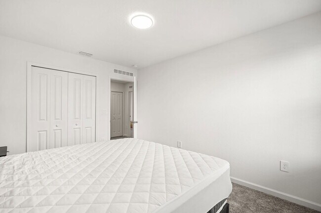 Building Photo - 4981 Worchester Dr