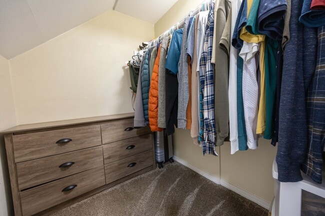 Building Photo - 2Bed/2Bth in Vancouver