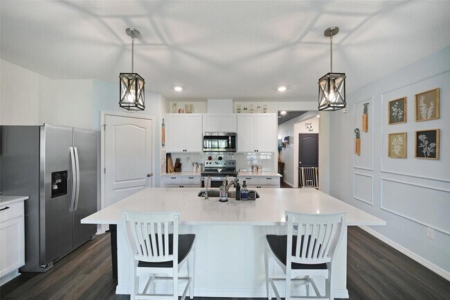 Building Photo - 5457 Hayloft Dr