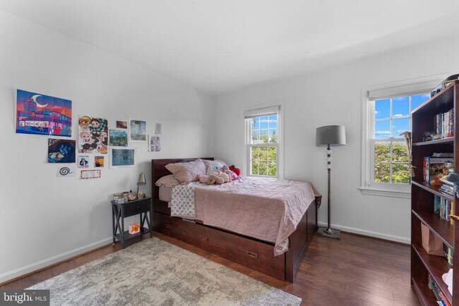 Building Photo - 7020 Venus Ct