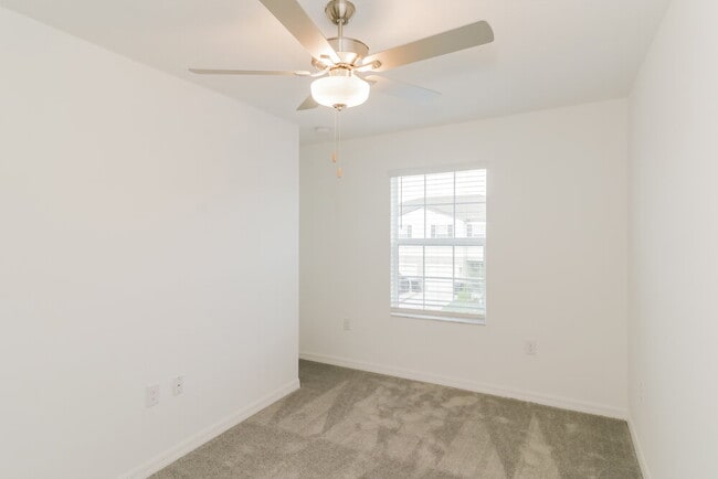 Building Photo - 2171 Great Sapphire Ln