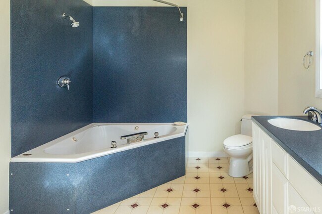 Building Photo - 1030 Ulloa St