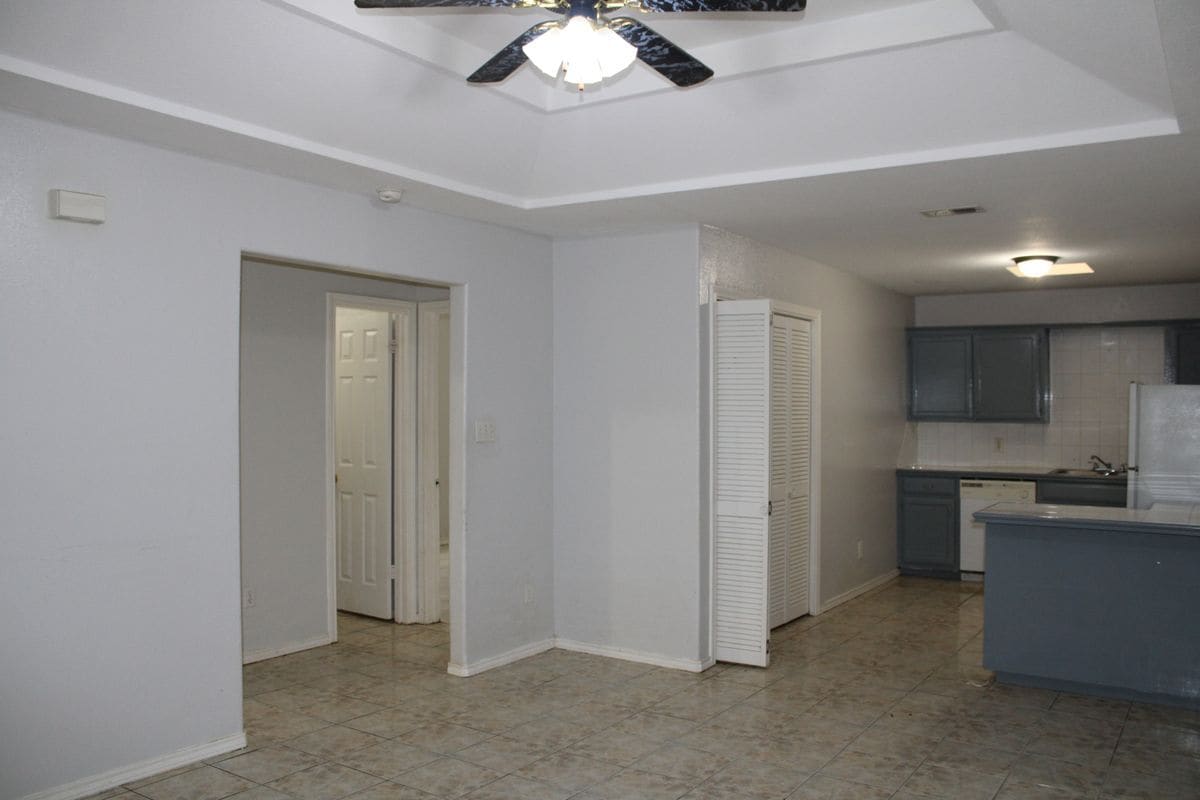 Building Photo - 2201 Kimberly Ln