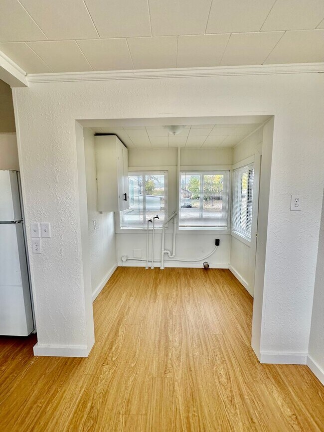 Building Photo - 2bdrm, 1 bath house with shed near Jeld We...