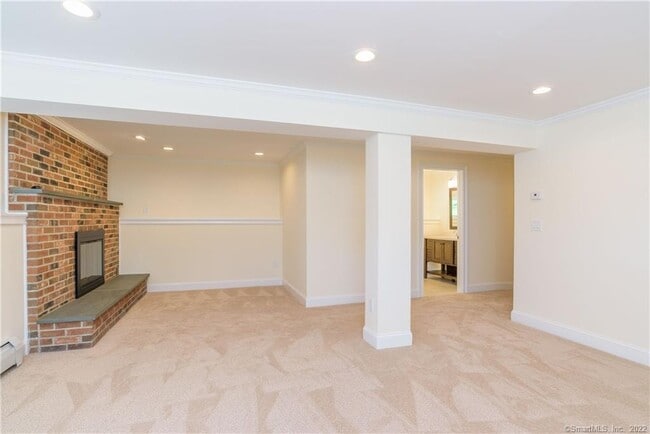 Building Photo - 5 Mendes Rd