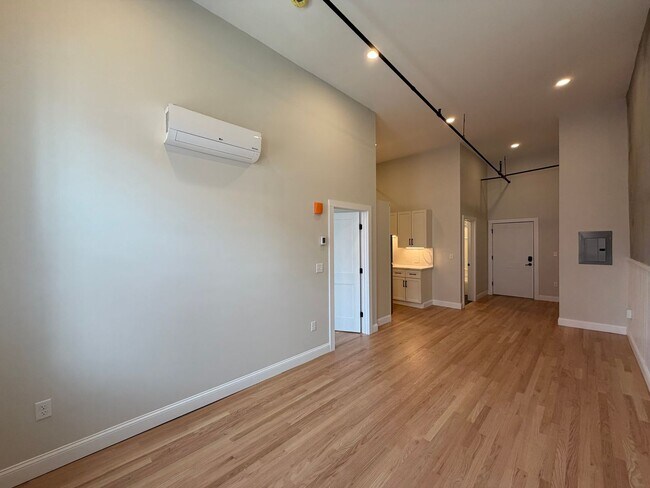 Building Photo - 38-42 Washington st-Unit 301
