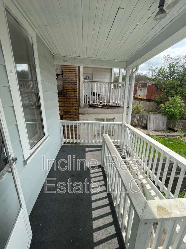 Building Photo - 561 2nd St