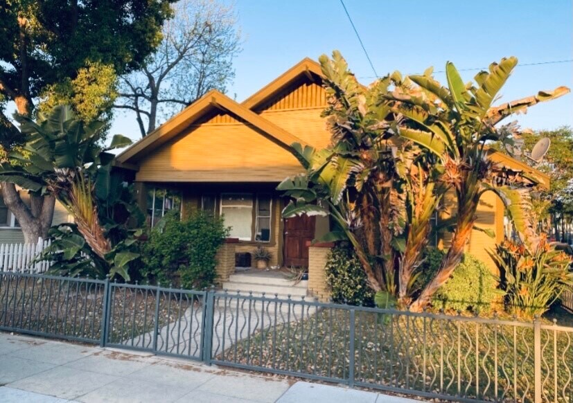 Building Photo - 495 Gaviota Ave