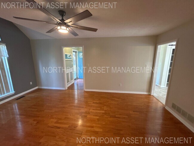 Building Photo - Welcome to 4 Bedroom and 3.5 Bath Home In ...