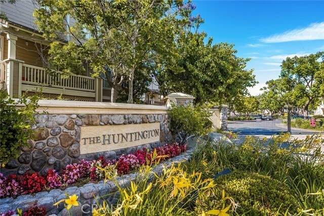 Building Photo - 744 N Siavohn Dr