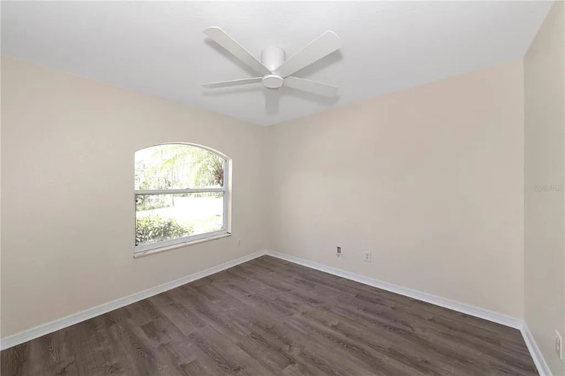 Building Photo - 1401 Hedgewood Cir