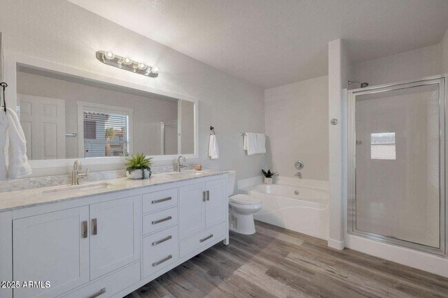 Building Photo - 7500 E Deer Valley Rd