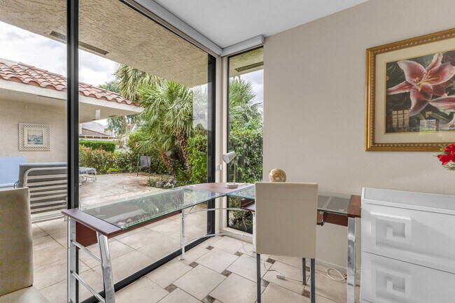 Building Photo - 31 Stanford Dr