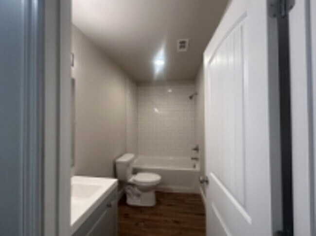Building Photo - 385 Virginia St